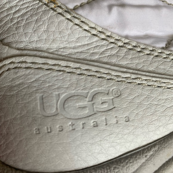 UGG Australia white snow boots 5184 sz 10 - Picture 6 of 11